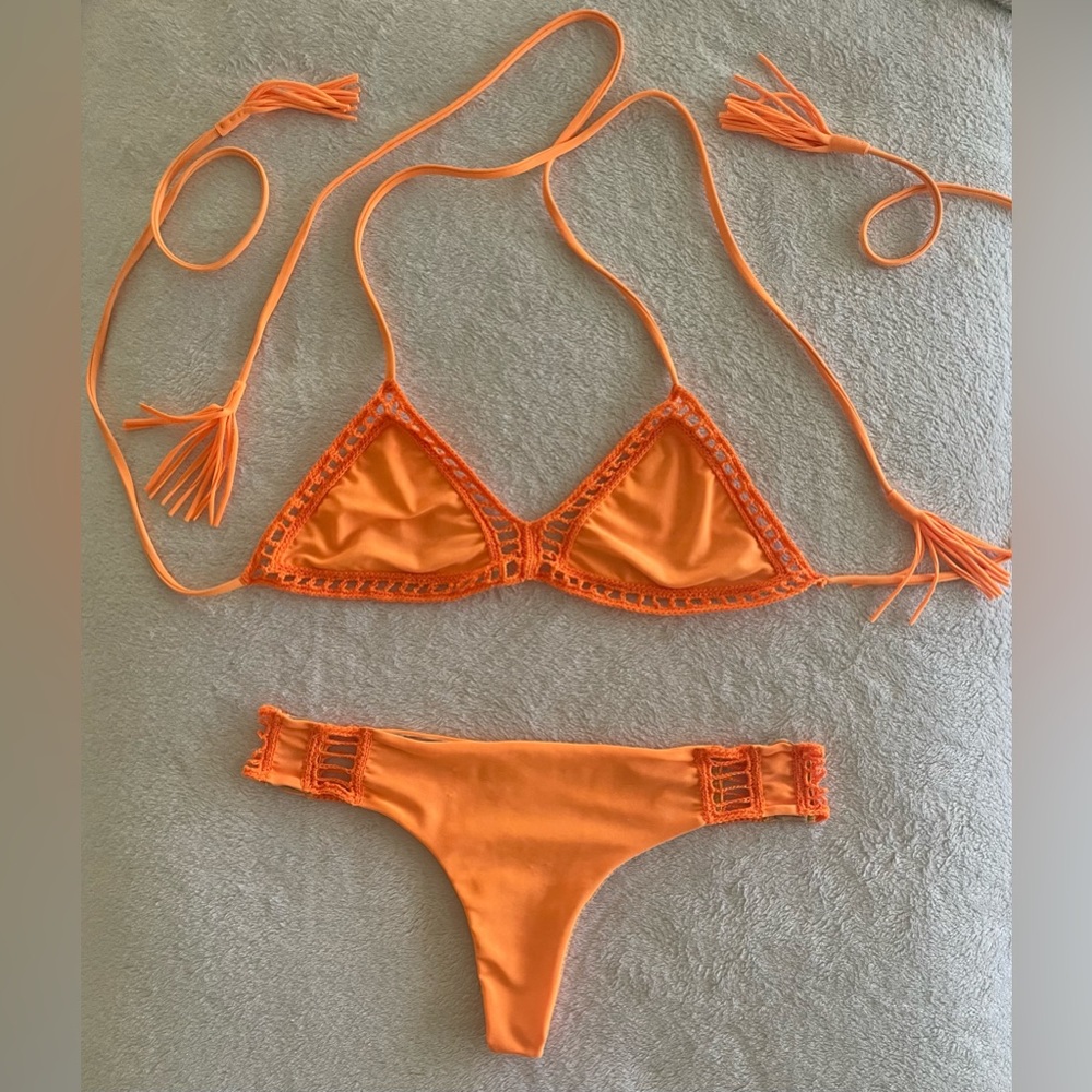 Acacia Swimwear set. M/L